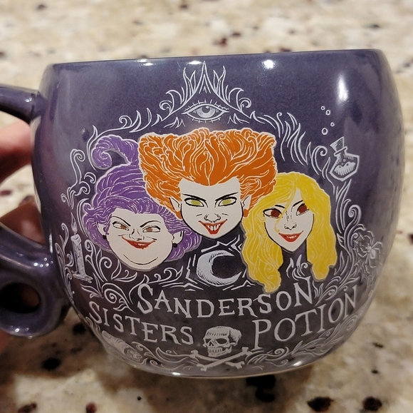 Disney Hocus Pocus Mug NEW - Picture 3 of 5
